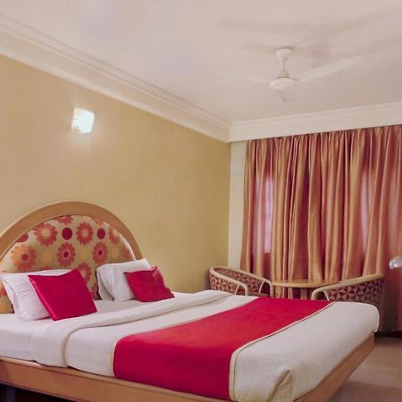 Capital O 333 Hotel Crystal Homes Bangalore Bagian luar foto