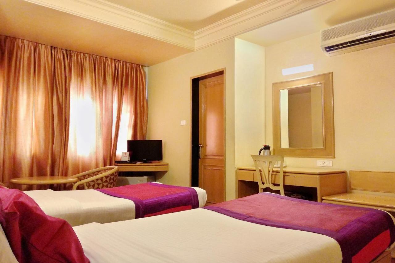 Capital O 333 Hotel Crystal Homes Bangalore Bagian luar foto