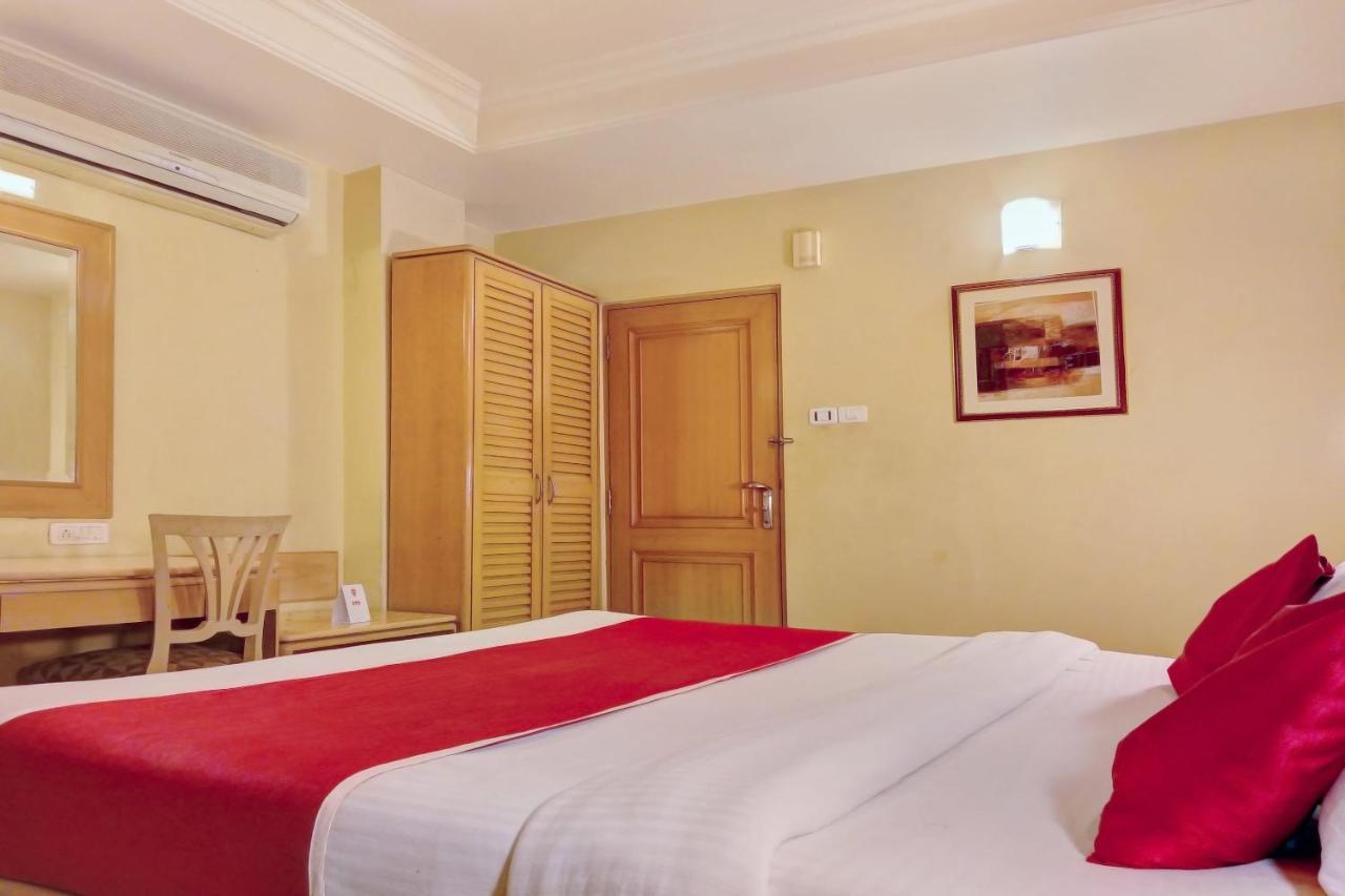 Capital O 333 Hotel Crystal Homes Bangalore Bagian luar foto