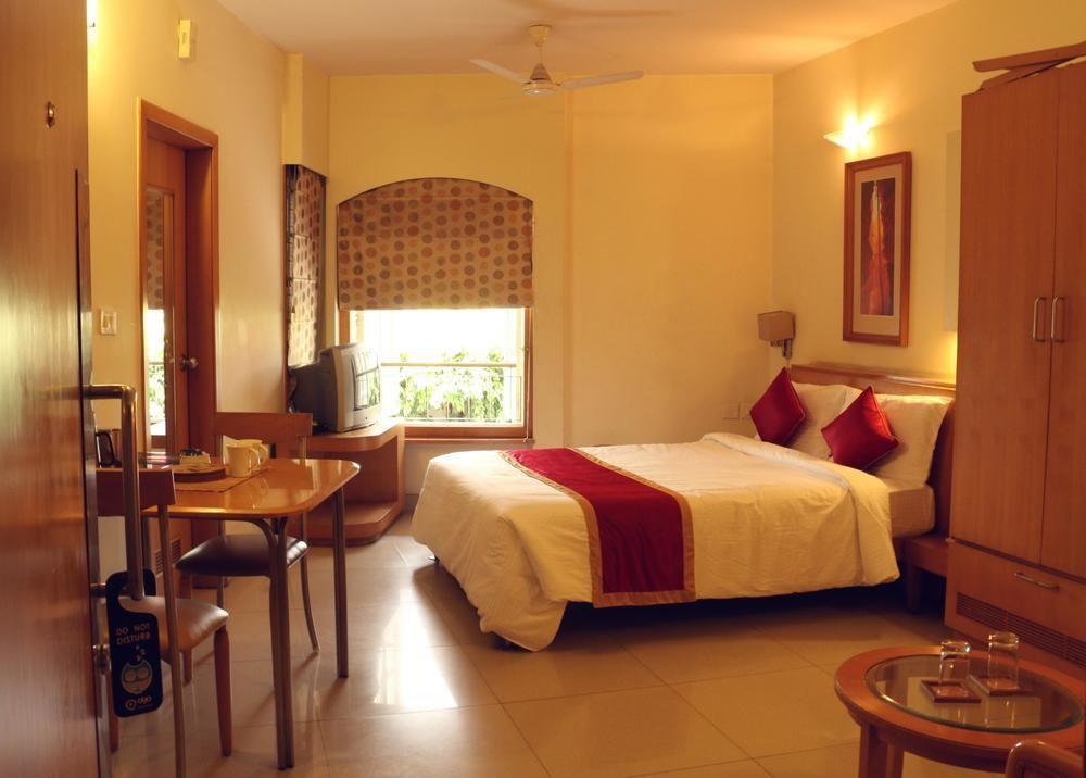 Capital O 333 Hotel Crystal Homes Bangalore Bagian luar foto