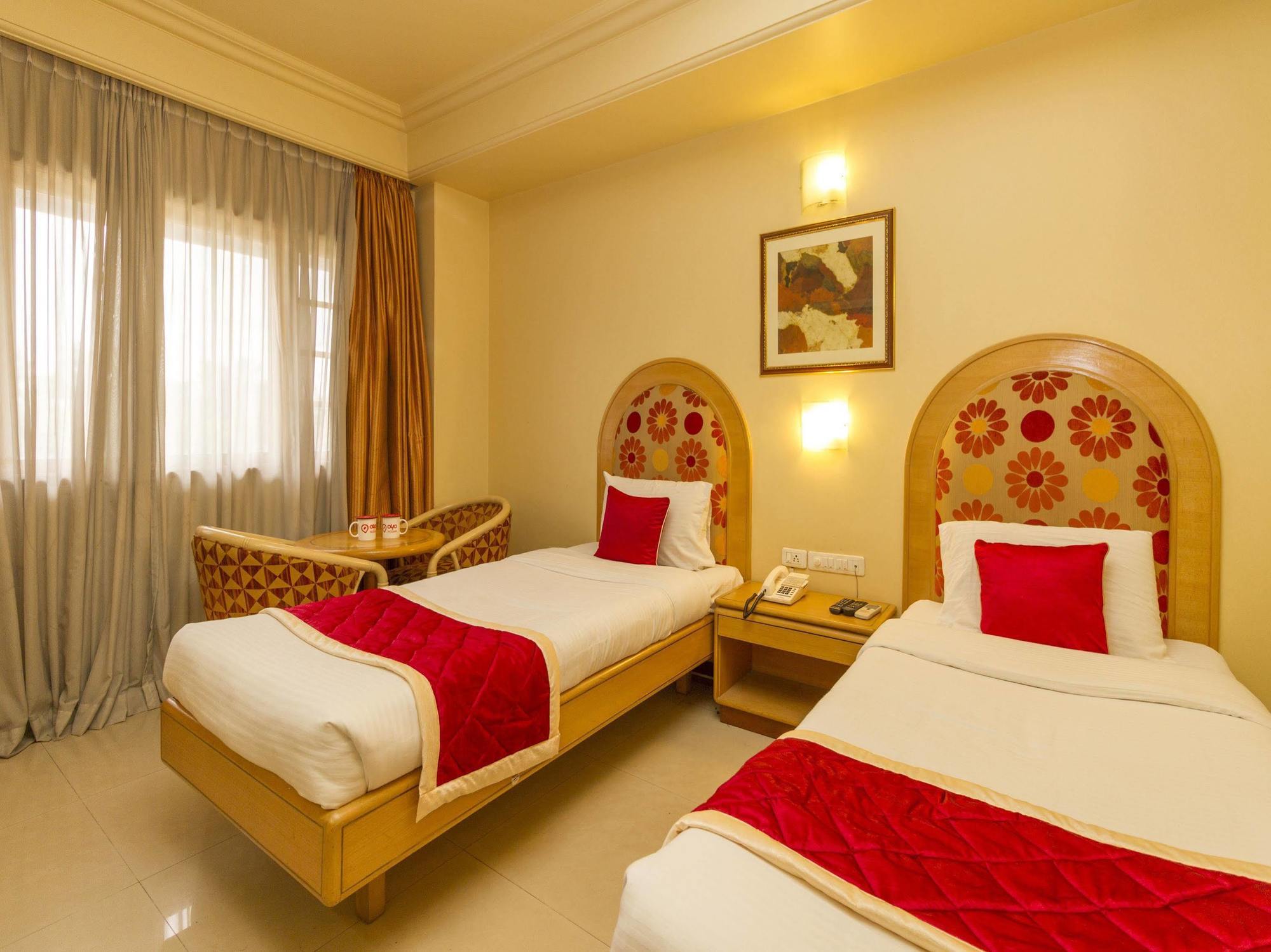 Capital O 333 Hotel Crystal Homes Bangalore Bagian luar foto