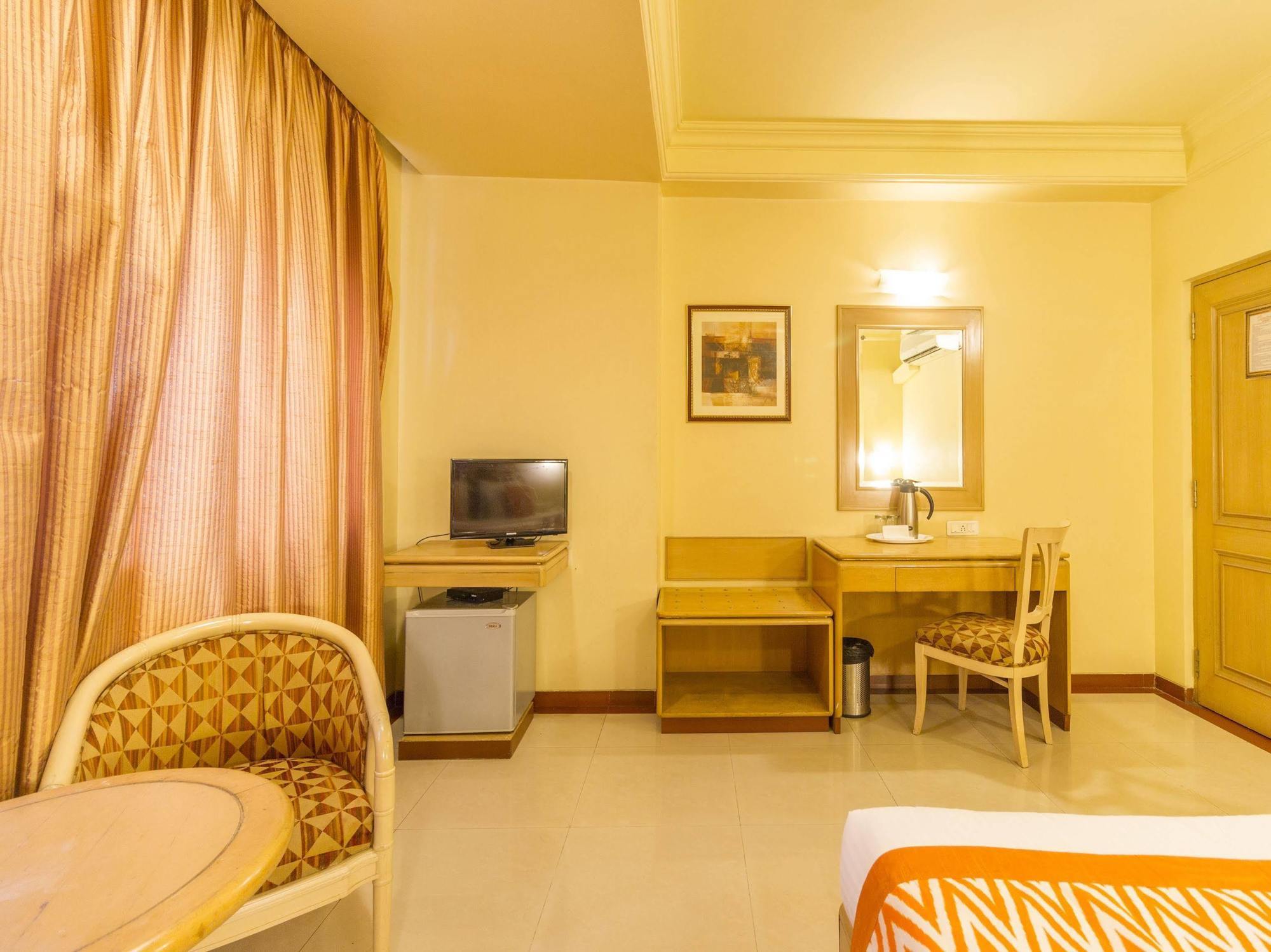 Capital O 333 Hotel Crystal Homes Bangalore Bagian luar foto