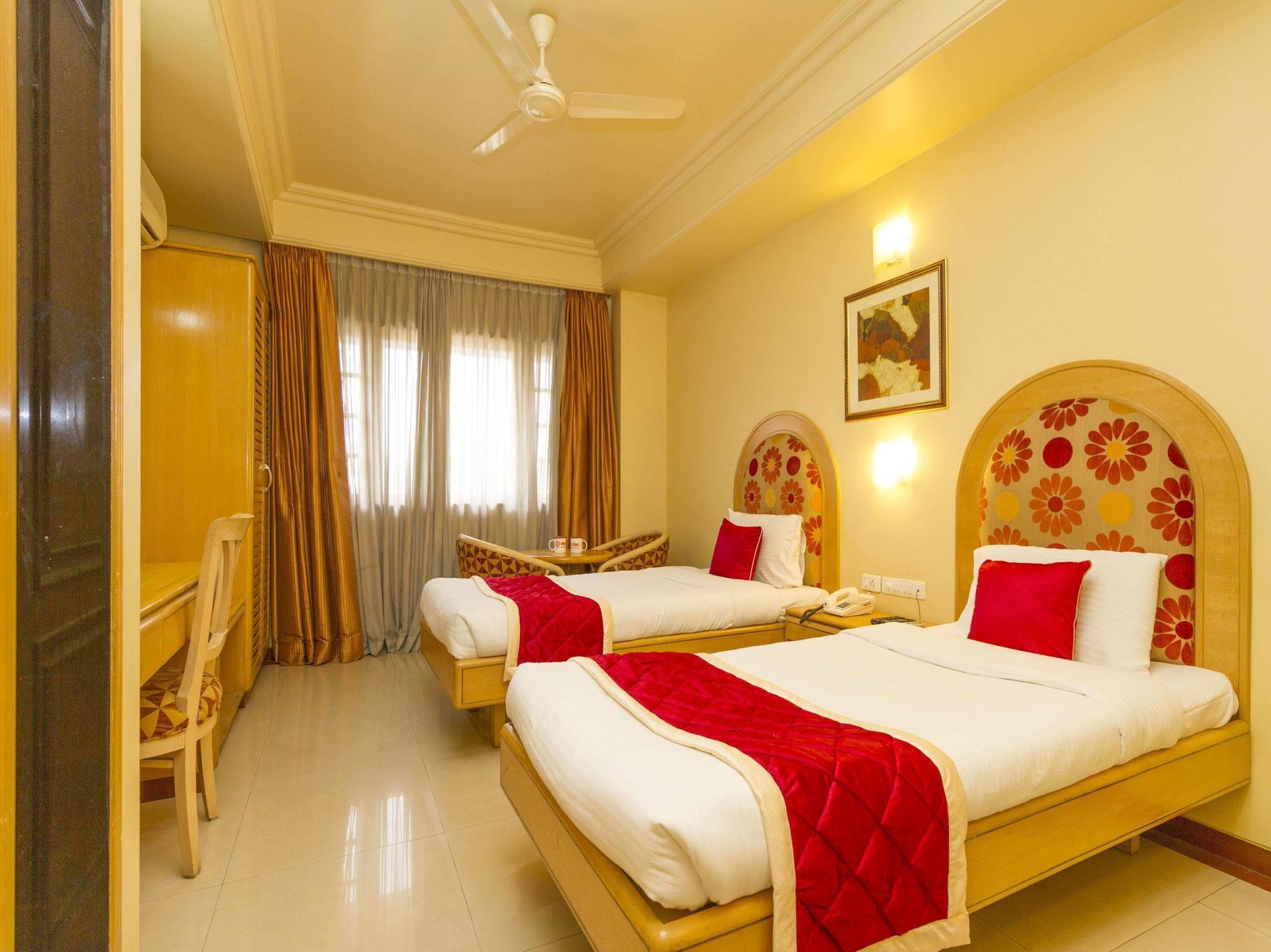 Capital O 333 Hotel Crystal Homes Bangalore Bagian luar foto